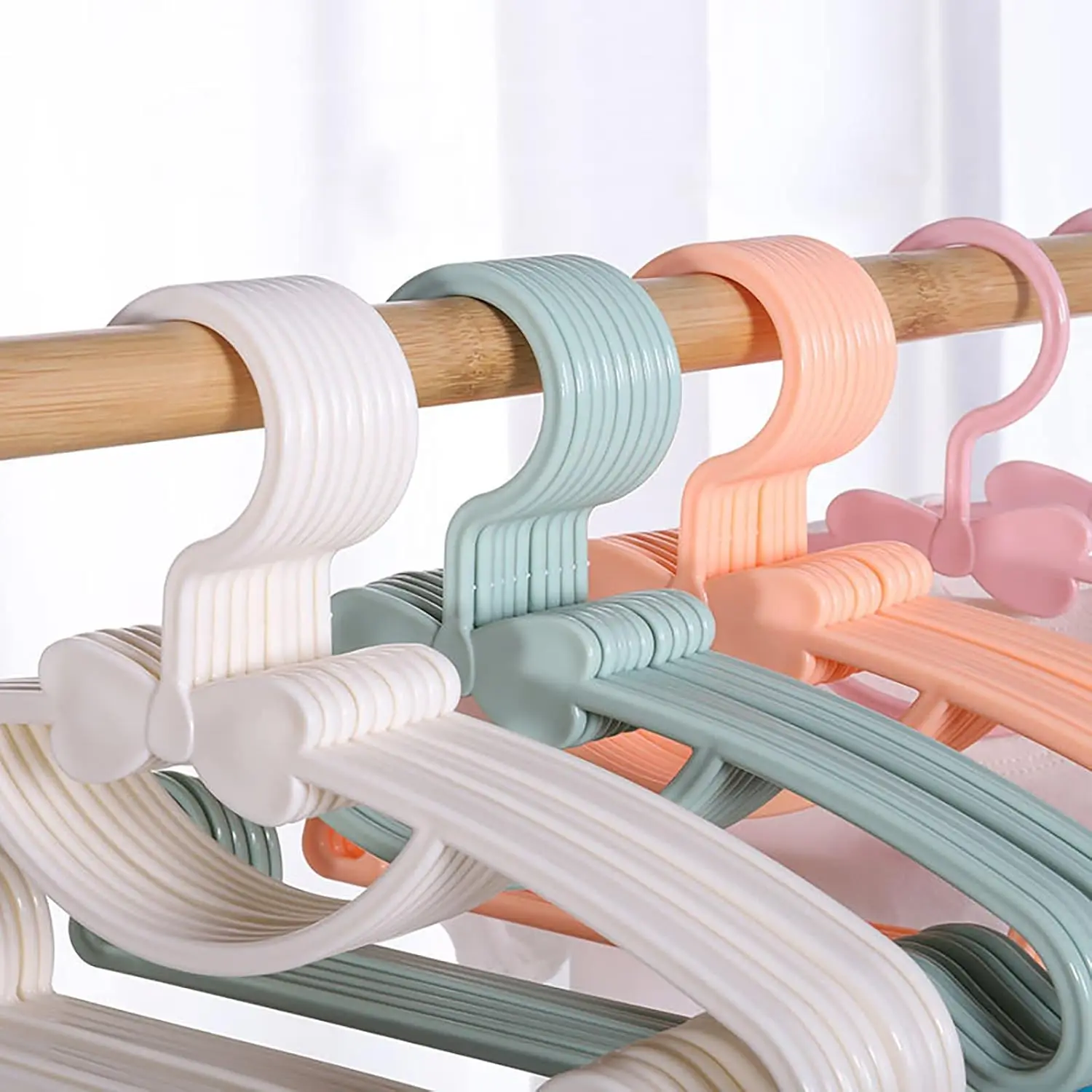 Rak Baju Bayi Plastik, Gantung - Baby Clothing Display ulasan dan harga